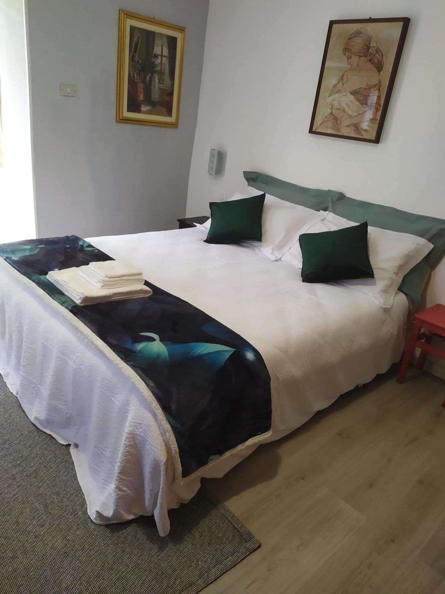 La Ghita Bed & Breakfast Sparone Oda fotoğraf